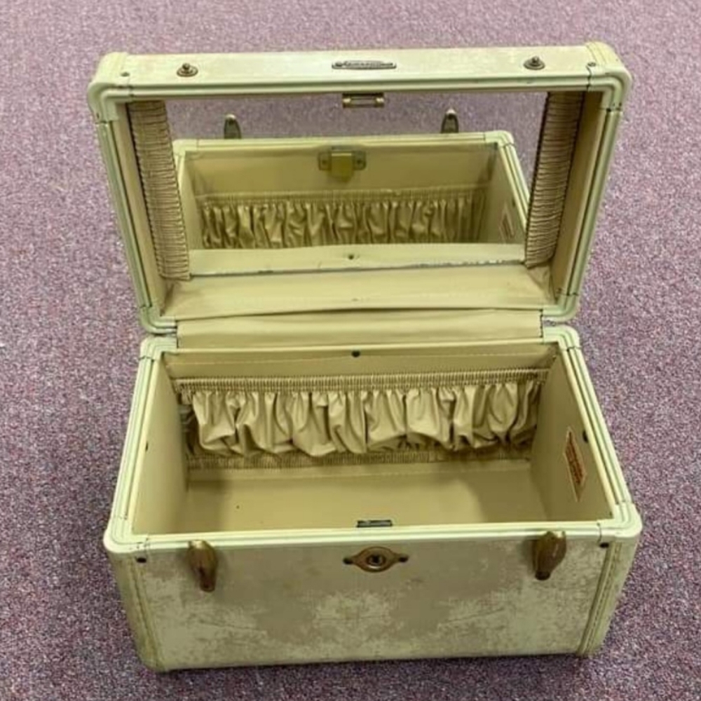 VINTAGE Samsonite Streamlite Hard Shell train case - Picture 3 of 4